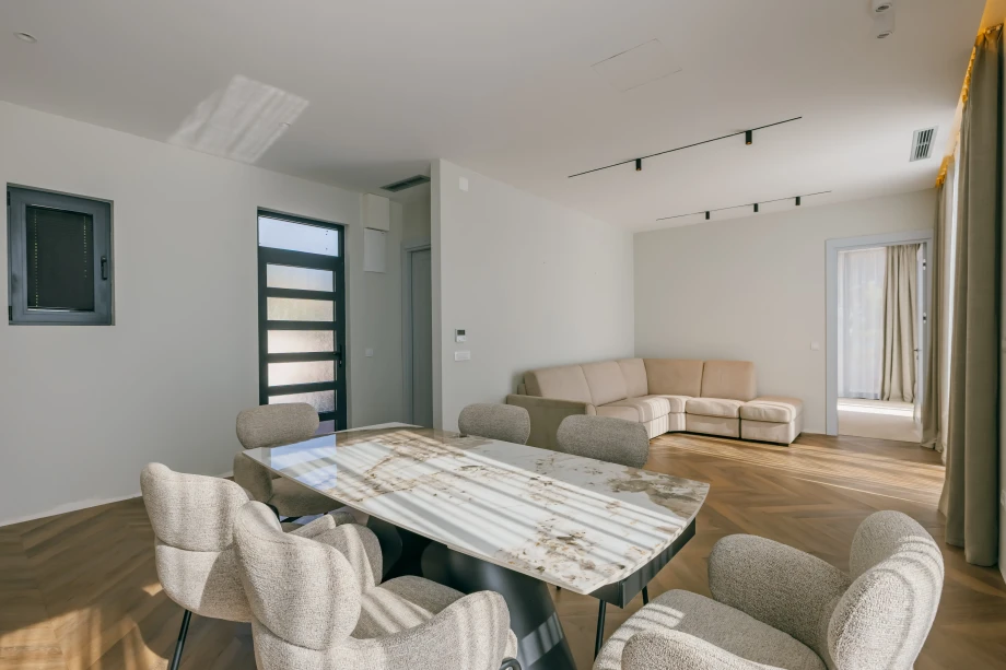 Modern Dining Table | Canvas Coast Villa